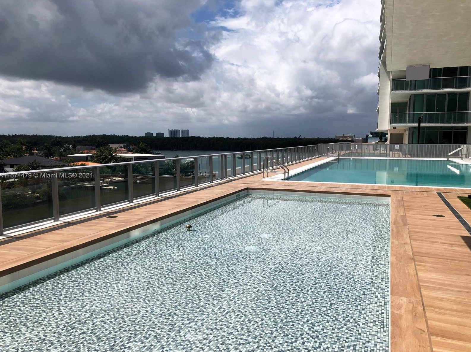 300 Sunny Isles Blvd, Miami FL 33160-4211 exterior