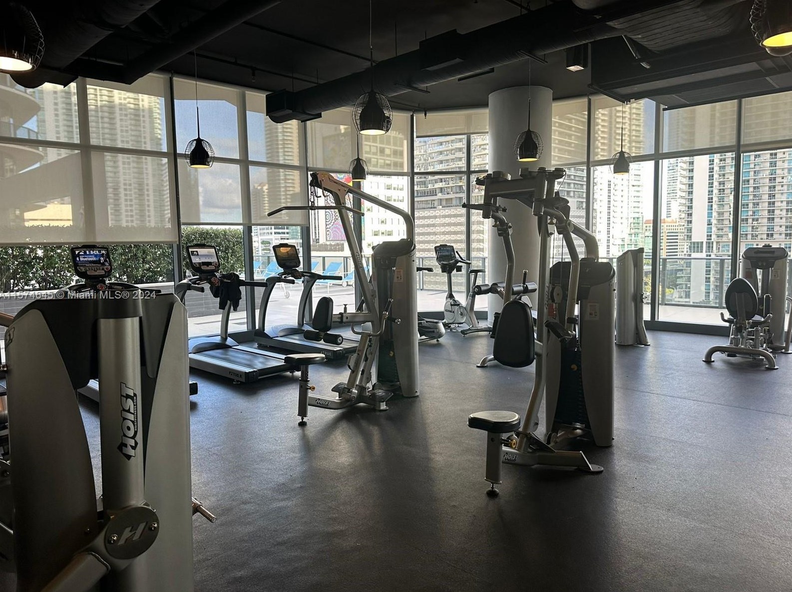 55 9th St, Miami FL  33132-1714 exterior