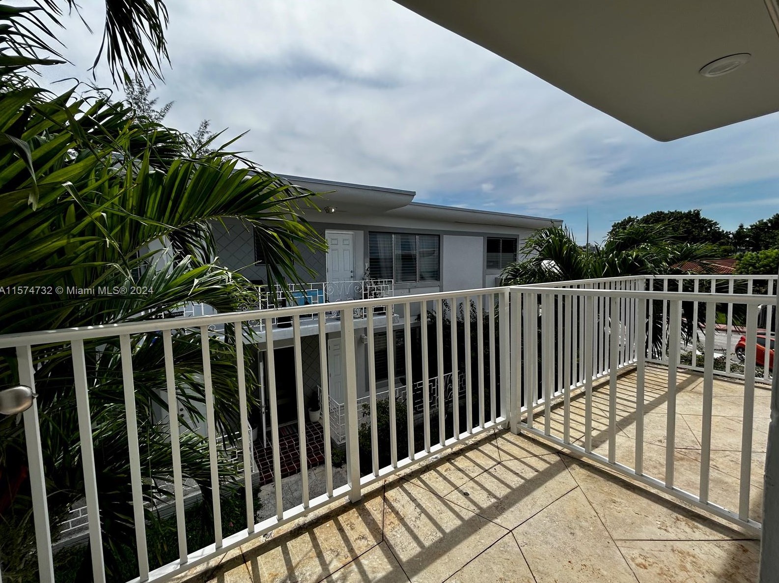 875 80th St, Miami FL  33141-1501 exterior