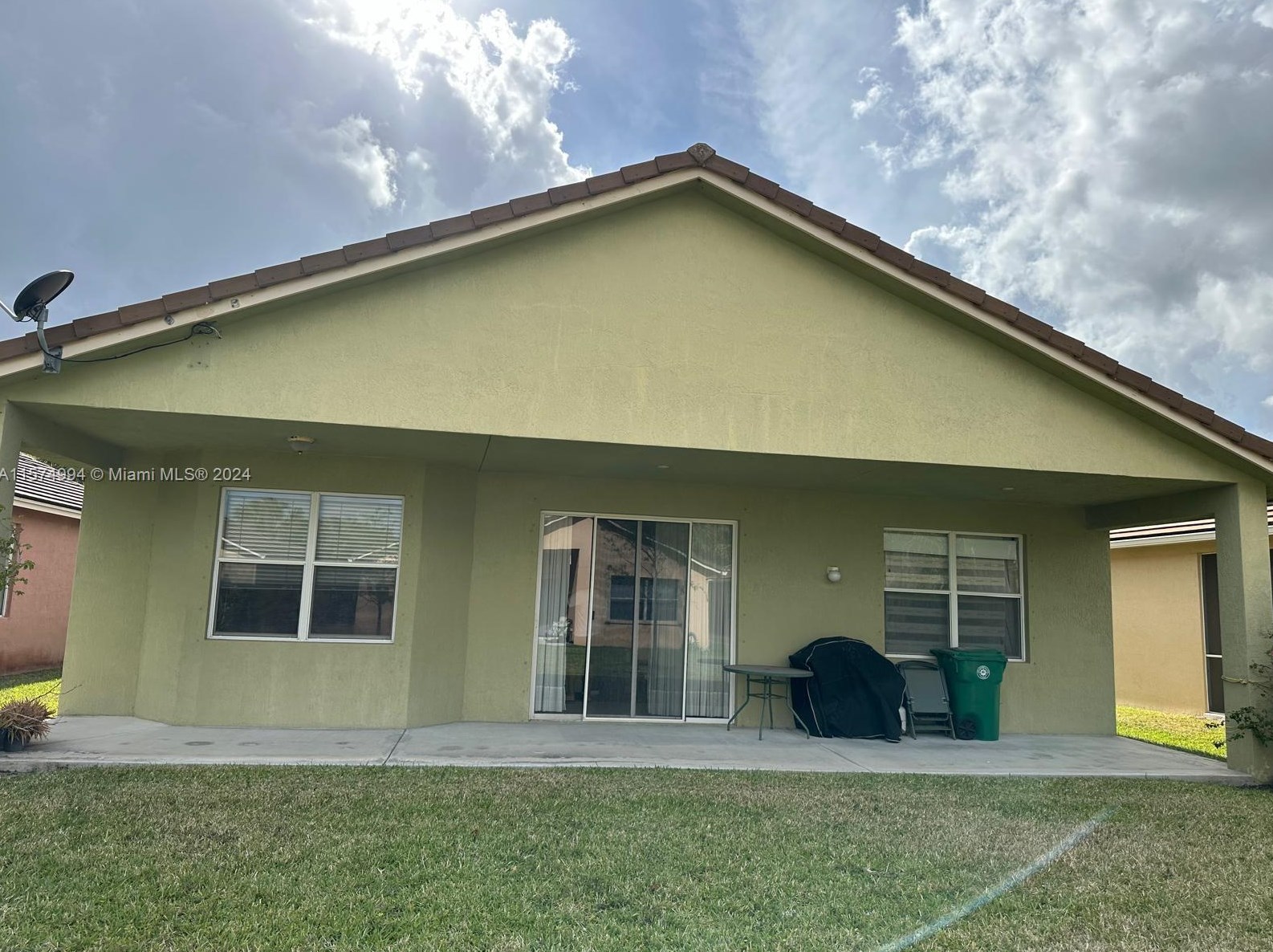 9740 Lindale Trace Blvd, Fort Pierce FL 34987-2411 exterior