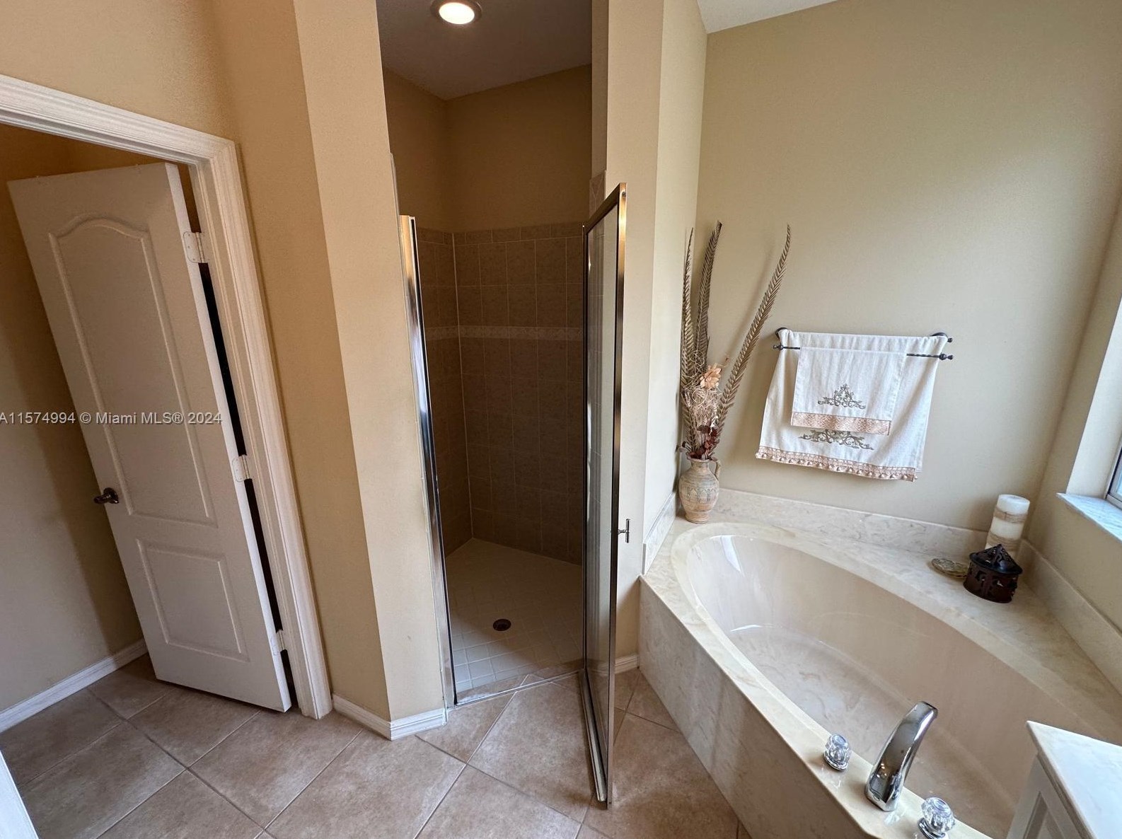 9740 Lindale Trace Blvd, Fort Pierce FL 34987-2411 exterior