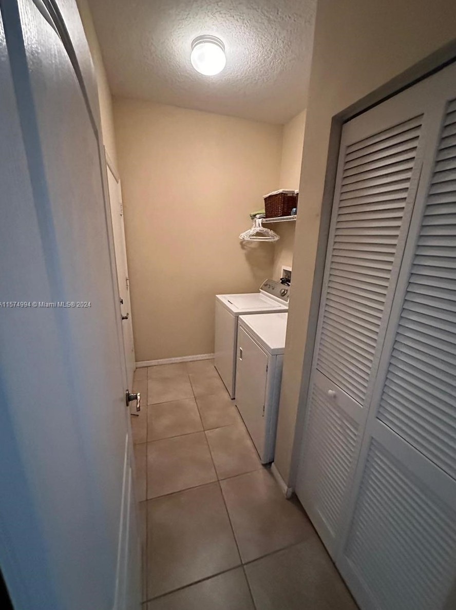 9740 Lindale Trace Blvd, Fort Pierce FL 34987-2411 exterior