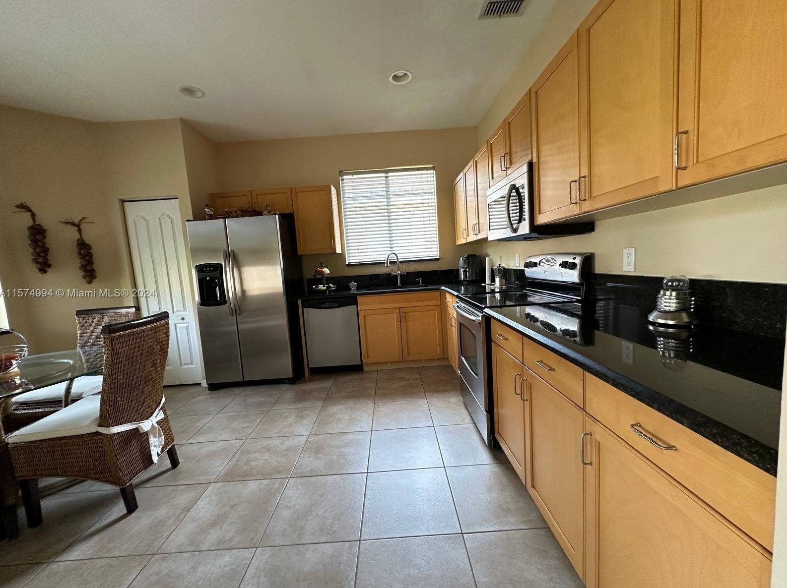 9740 Lindale Trace Blvd, Fort Pierce FL 34987-2411 exterior