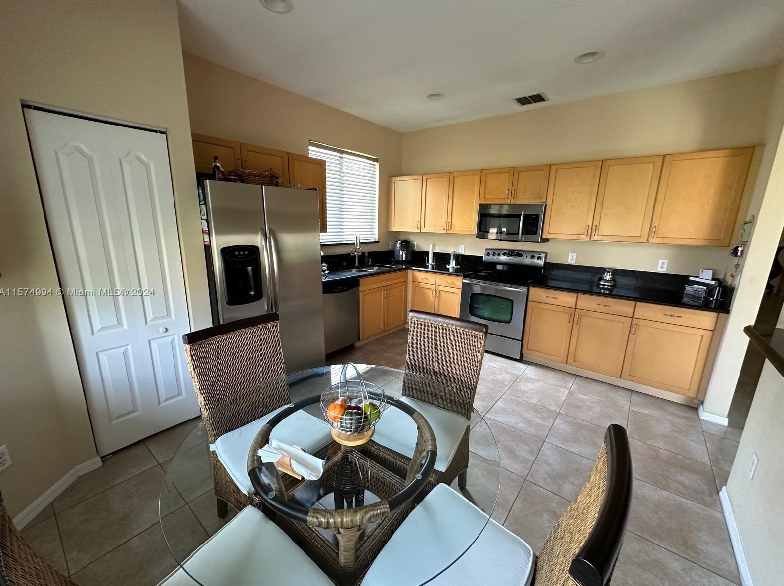 9740 Lindale Trace Blvd, Fort Pierce FL 34987-2411 exterior