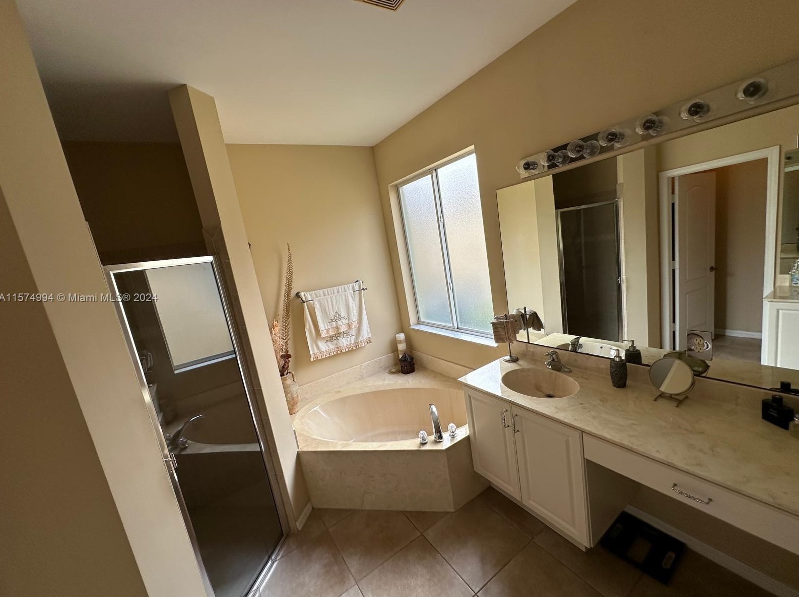 9740 Lindale Trace Blvd, Fort Pierce FL 34987-2411 exterior