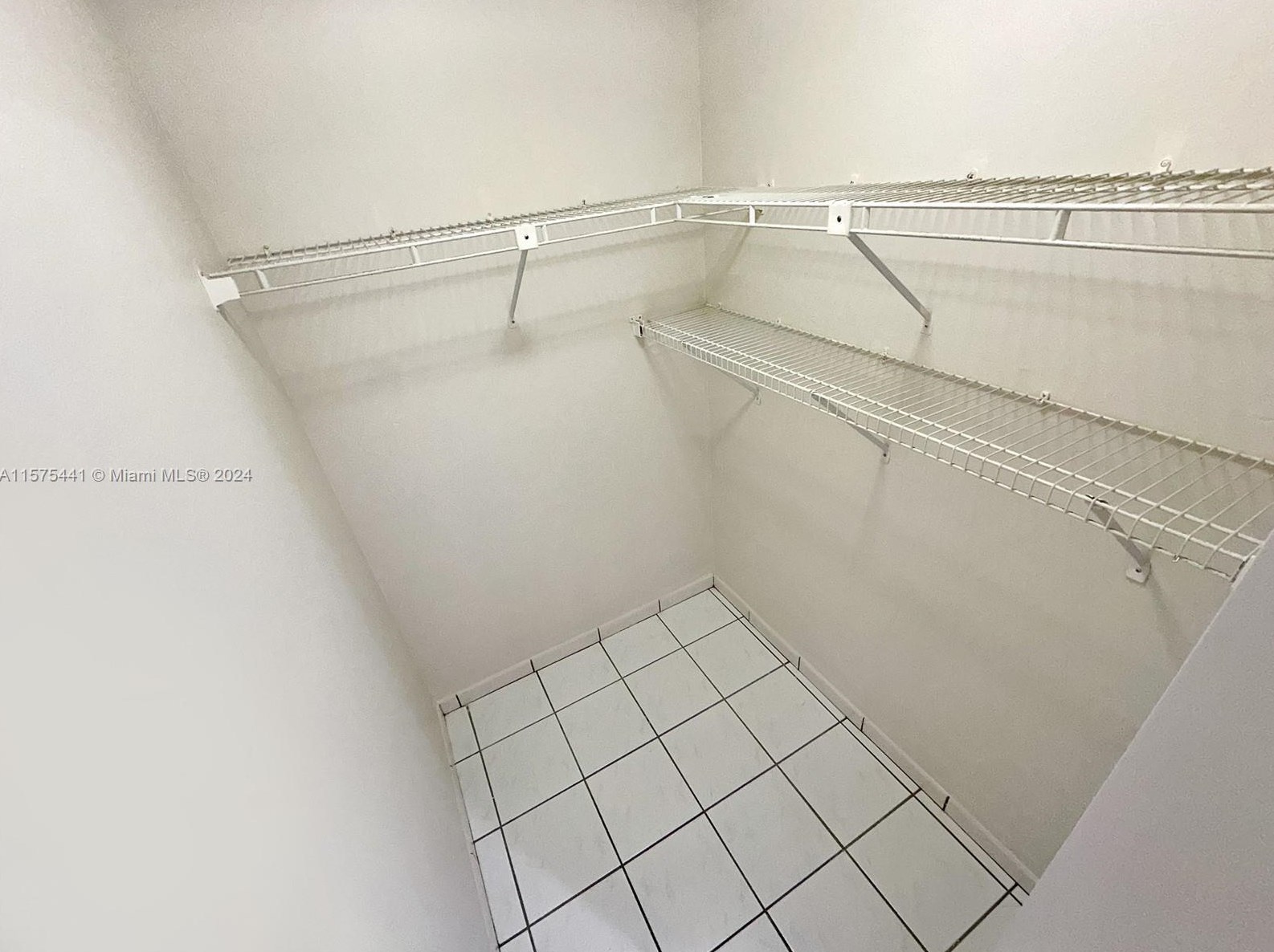 7560 33rd Ln, Hialeah FL  33018-1758 exterior