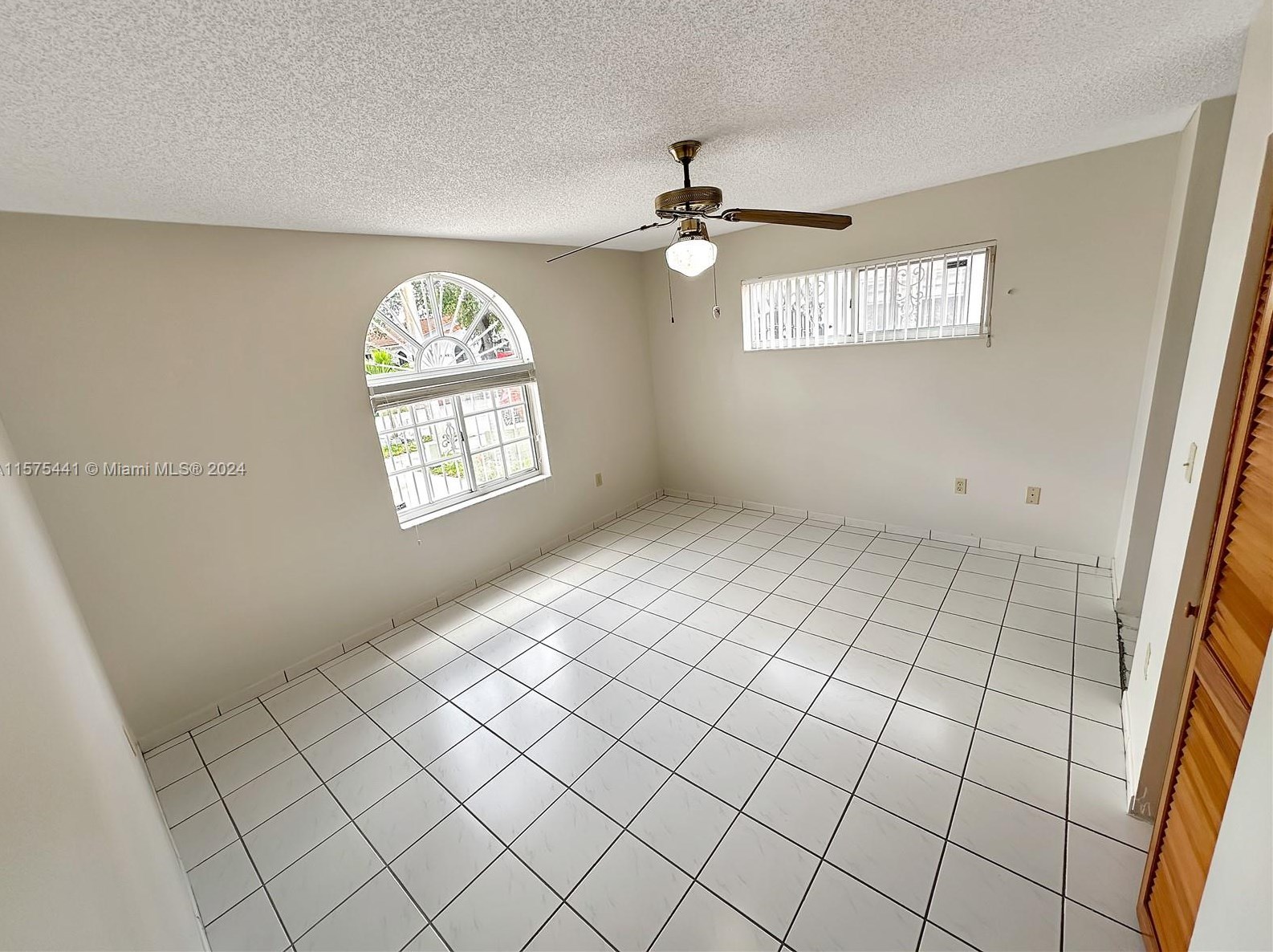 7560 33rd Ln, Hialeah FL  33018-1758 exterior