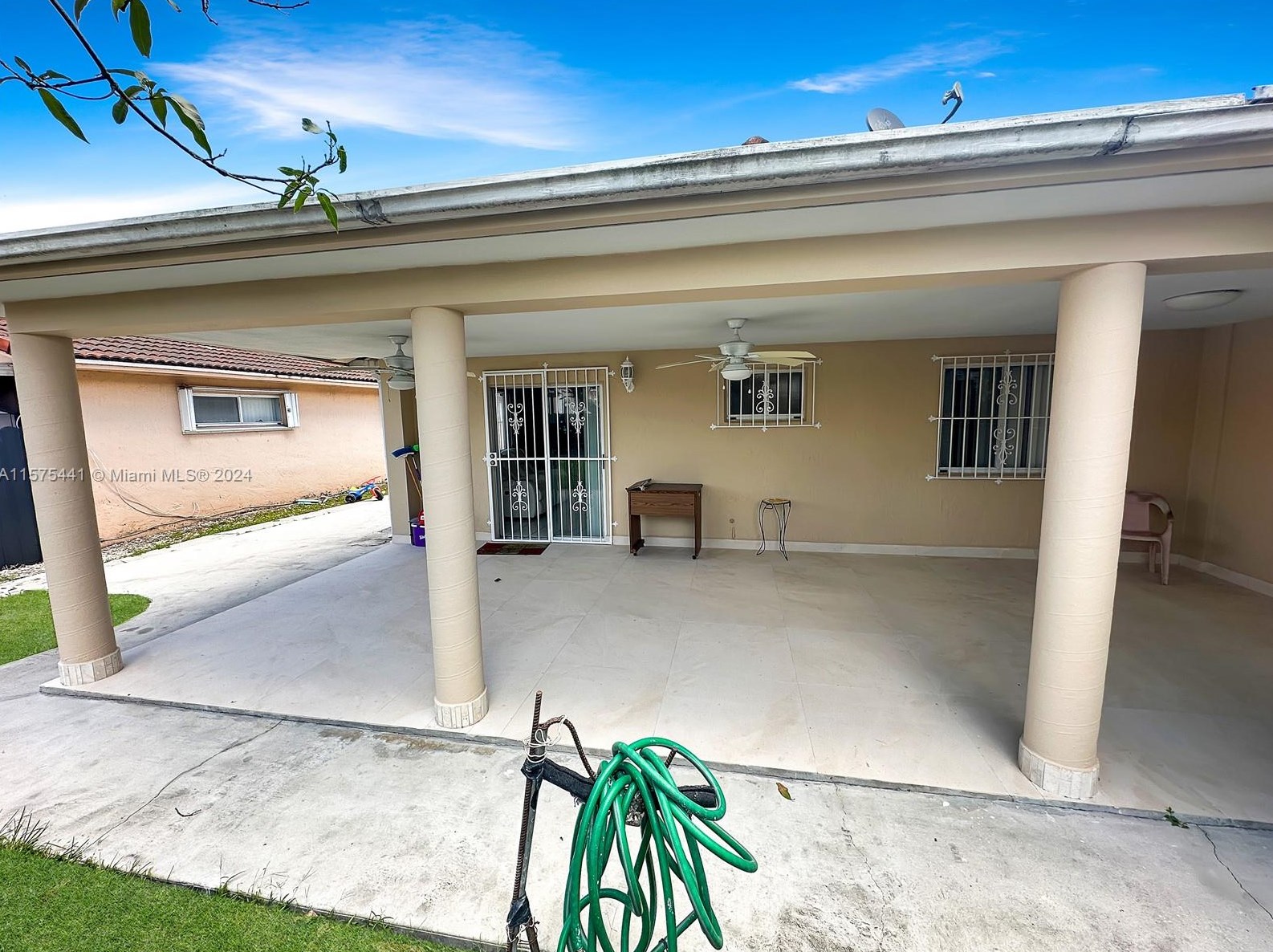 7560 33rd Ln, Hialeah FL  33018-1758 exterior
