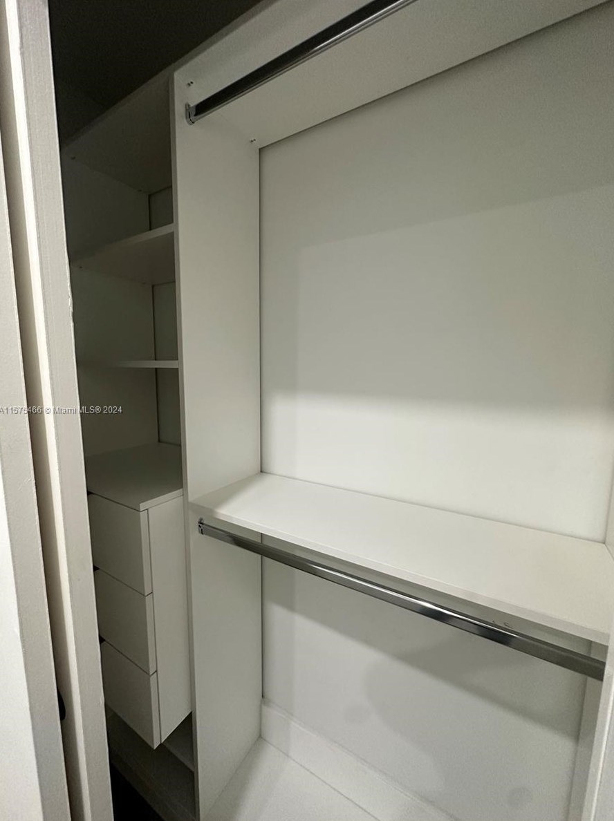 530 East Dr, Miami FL 33162-1928 exterior