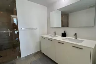 1300 Brickell Bay Dr, Miami, FL 33131 - Photo 15