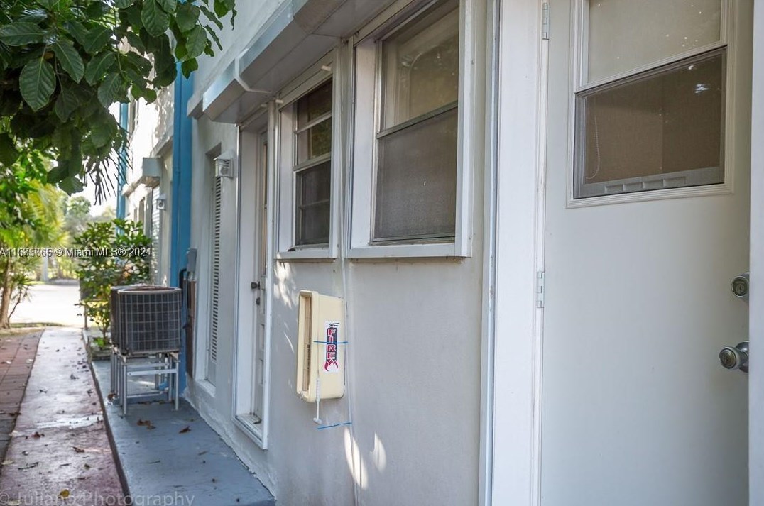 9455 Bay Harbor Ter, Miami FL  33154-2314 exterior