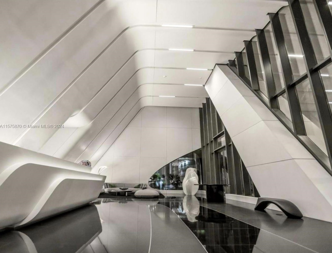 1000 Biscayne Blvd, Miami FL  33132-1702 exterior