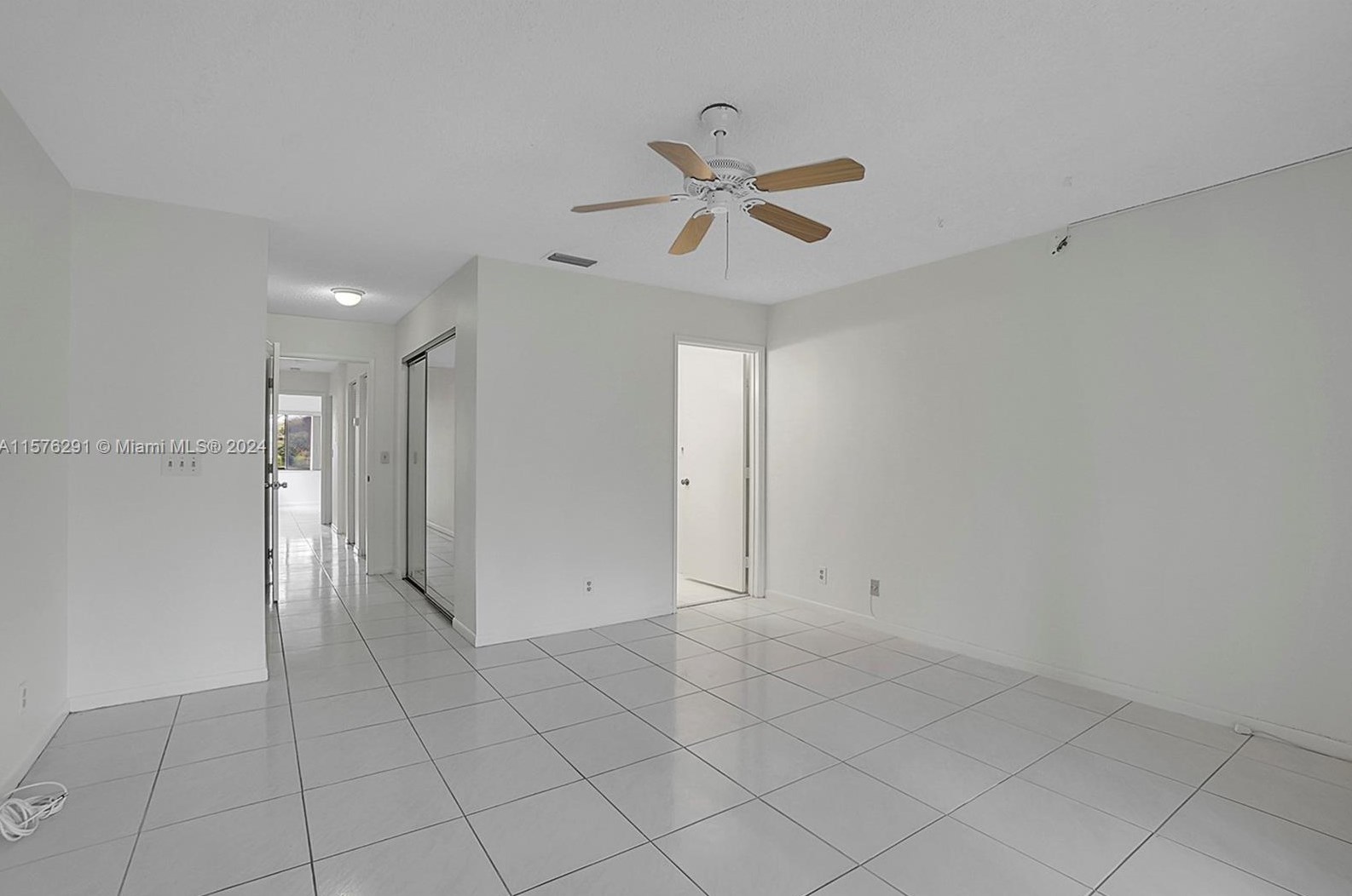 8093 Whispering Palm Dr, Boca Raton FL  33496-5145 exterior