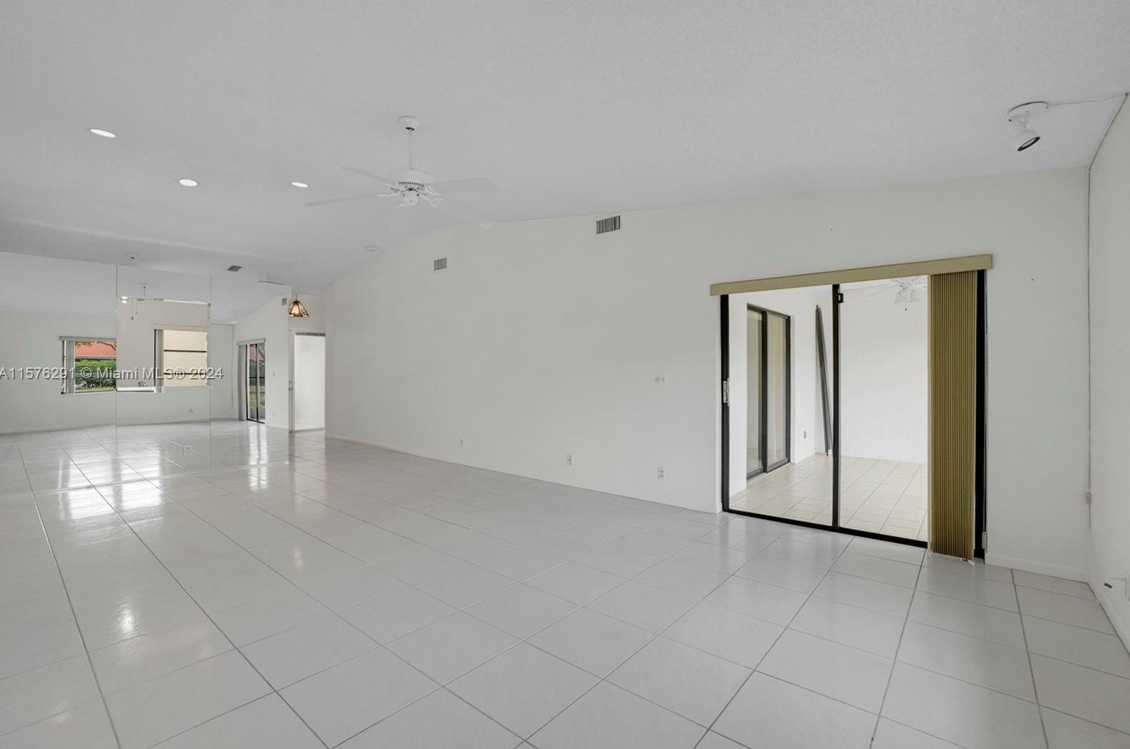 8093 Whispering Palm Dr, Boca Raton FL  33496-5145 exterior