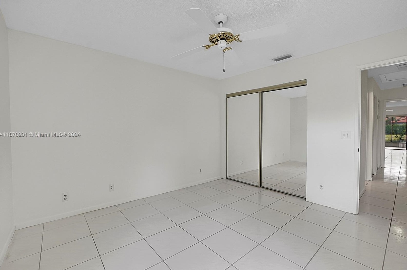 8093 Whispering Palm Dr, Boca Raton FL  33496-5145 exterior