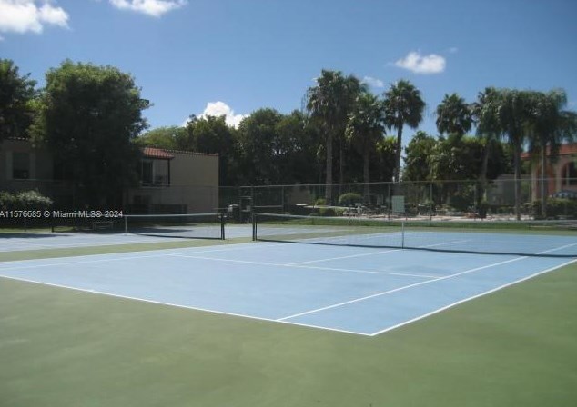 10794 Kendall Dr, Miami FL 33176-1490 exterior