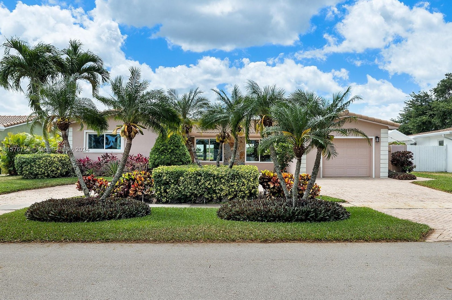 2080 82 Ter, Hollywood FL 33024-3171 exterior