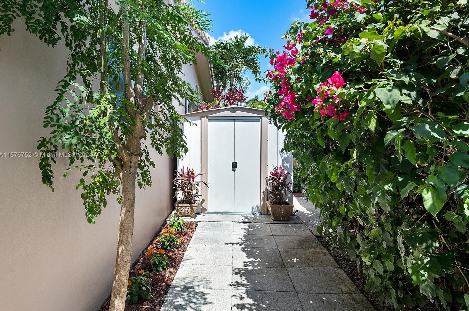 2080 82 Ter, Hollywood FL 33024-3171 exterior