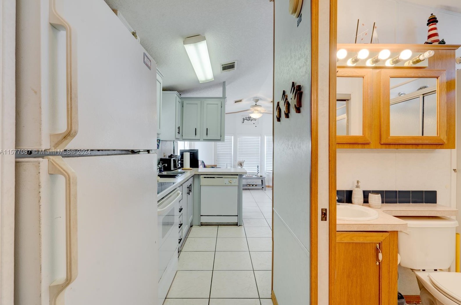 65821 Overseas Hwy, Conch Key FL  exterior
