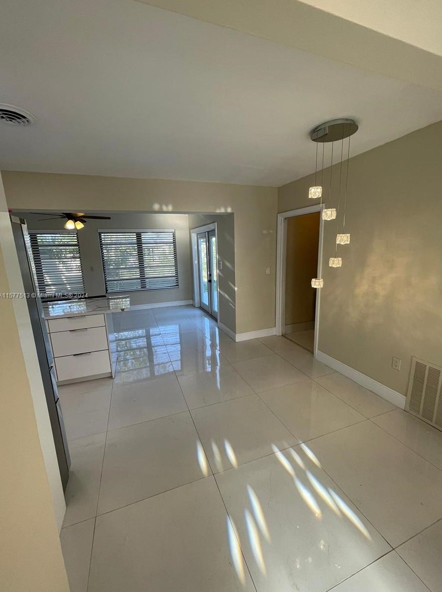 2813 Bahama Dr, Hollywood FL  33023-4743 exterior