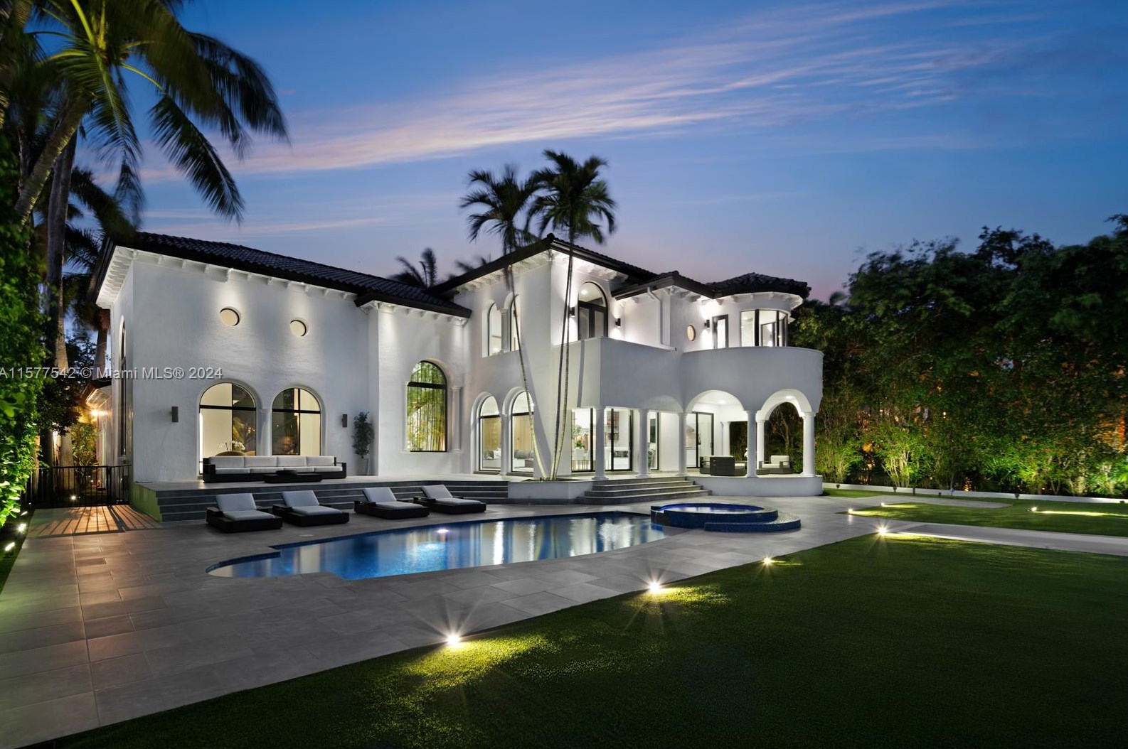 144 Paloma Dr, Miami FL 33143-6545 exterior