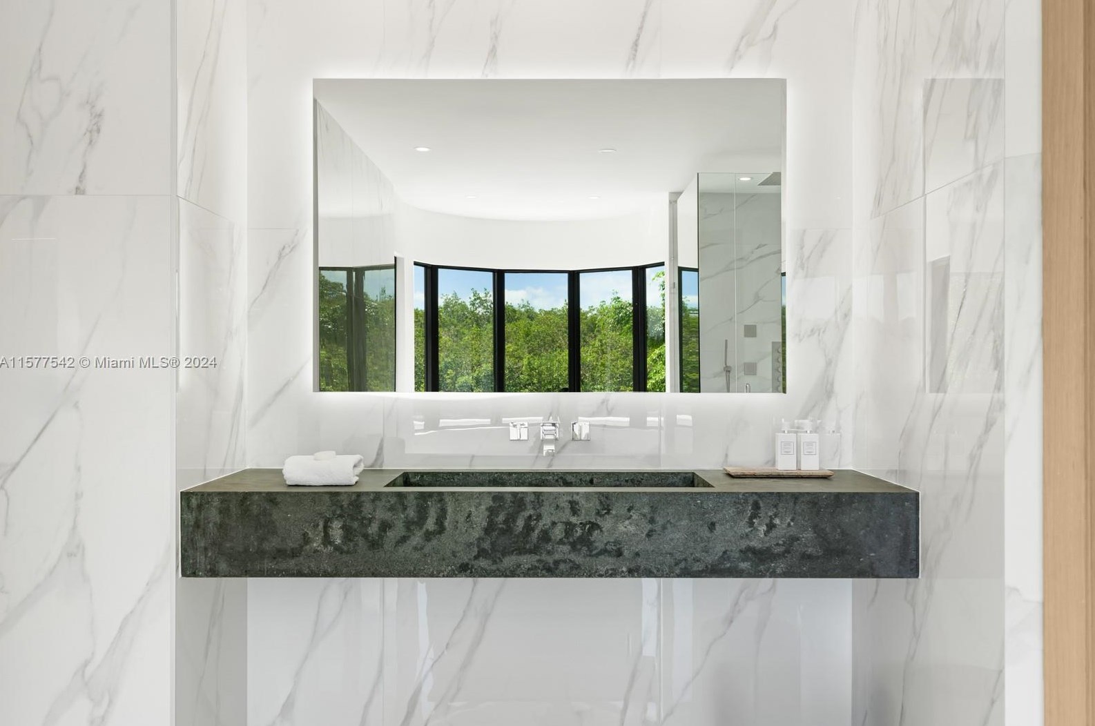 144 Paloma Dr, Miami FL 33143-6545 exterior