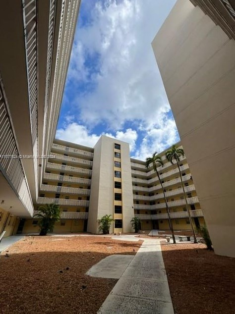 15600 7th Ave, Miami FL  33169-6202 exterior