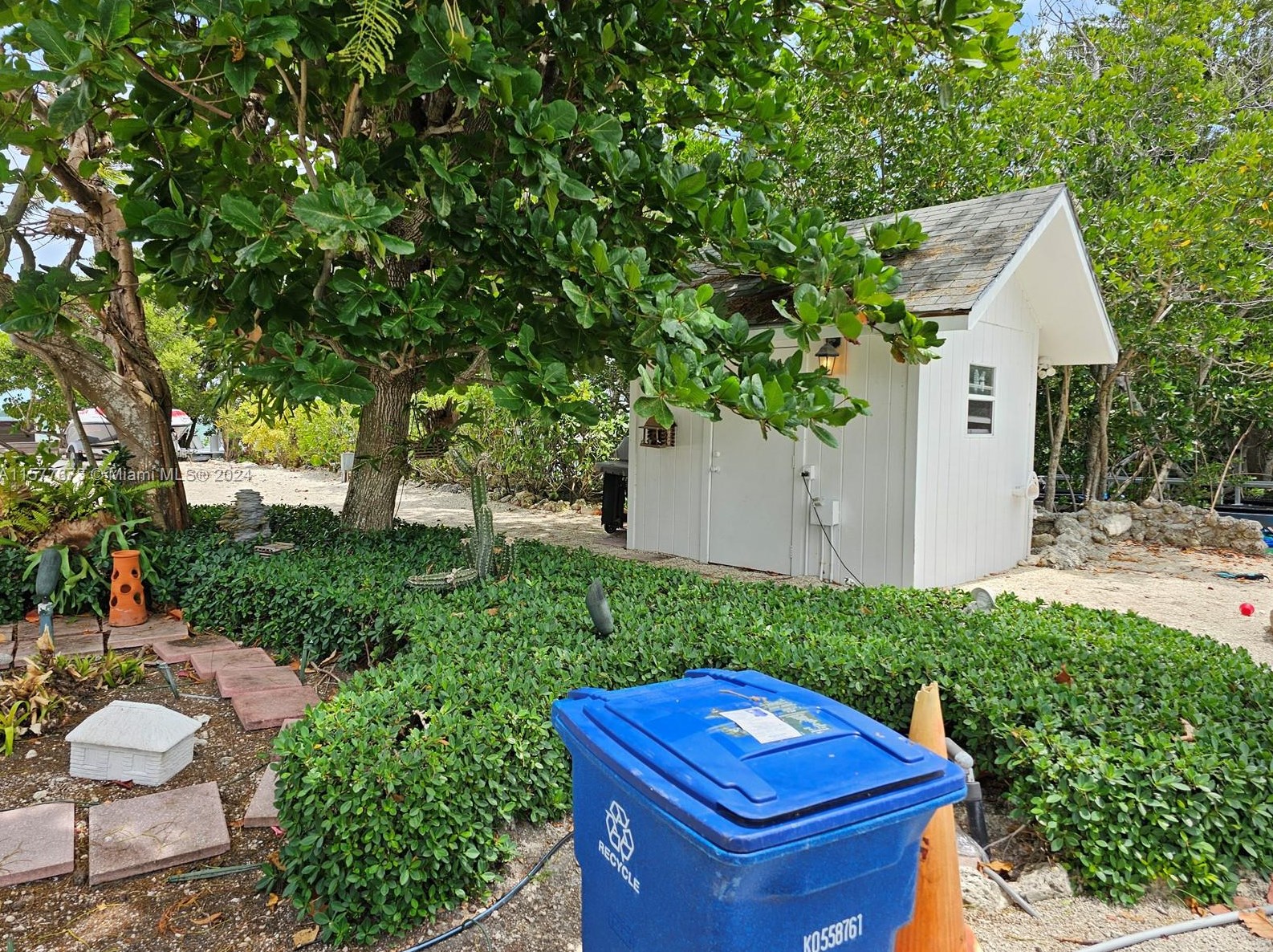 575 Hazel St, Key Largo FL 33037-3125 exterior