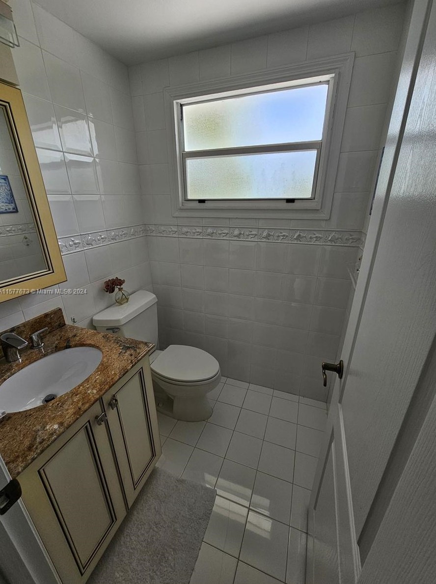 575 Hazel St, Key Largo FL 33037-3125 exterior