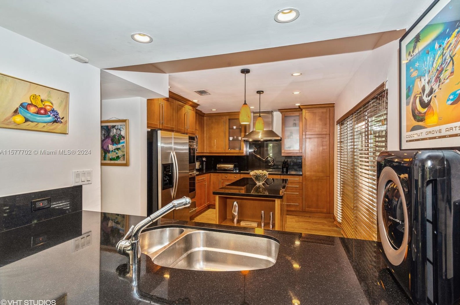 2141 Secoffee St, Miami FL 33133-3214 exterior