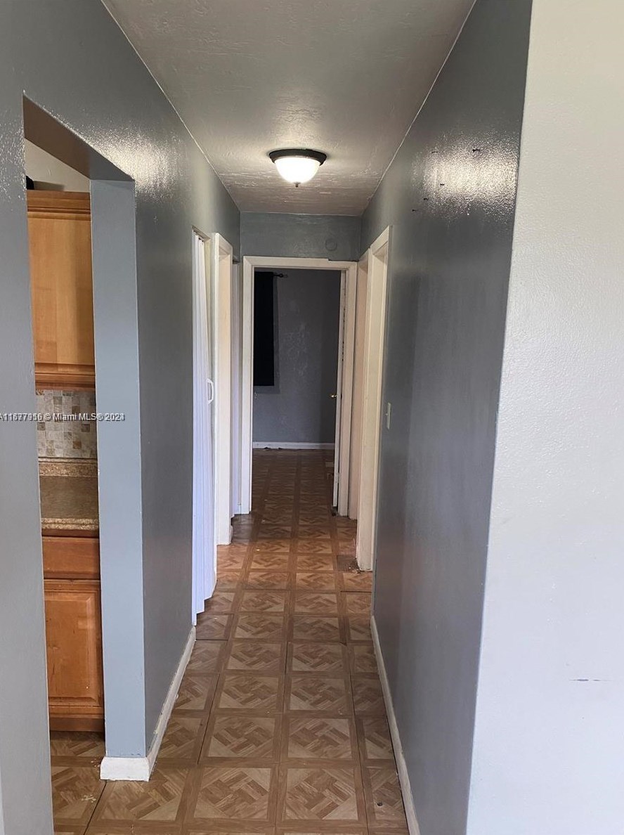 1641 43 St, West Palm Beach FL  33407-3844 exterior