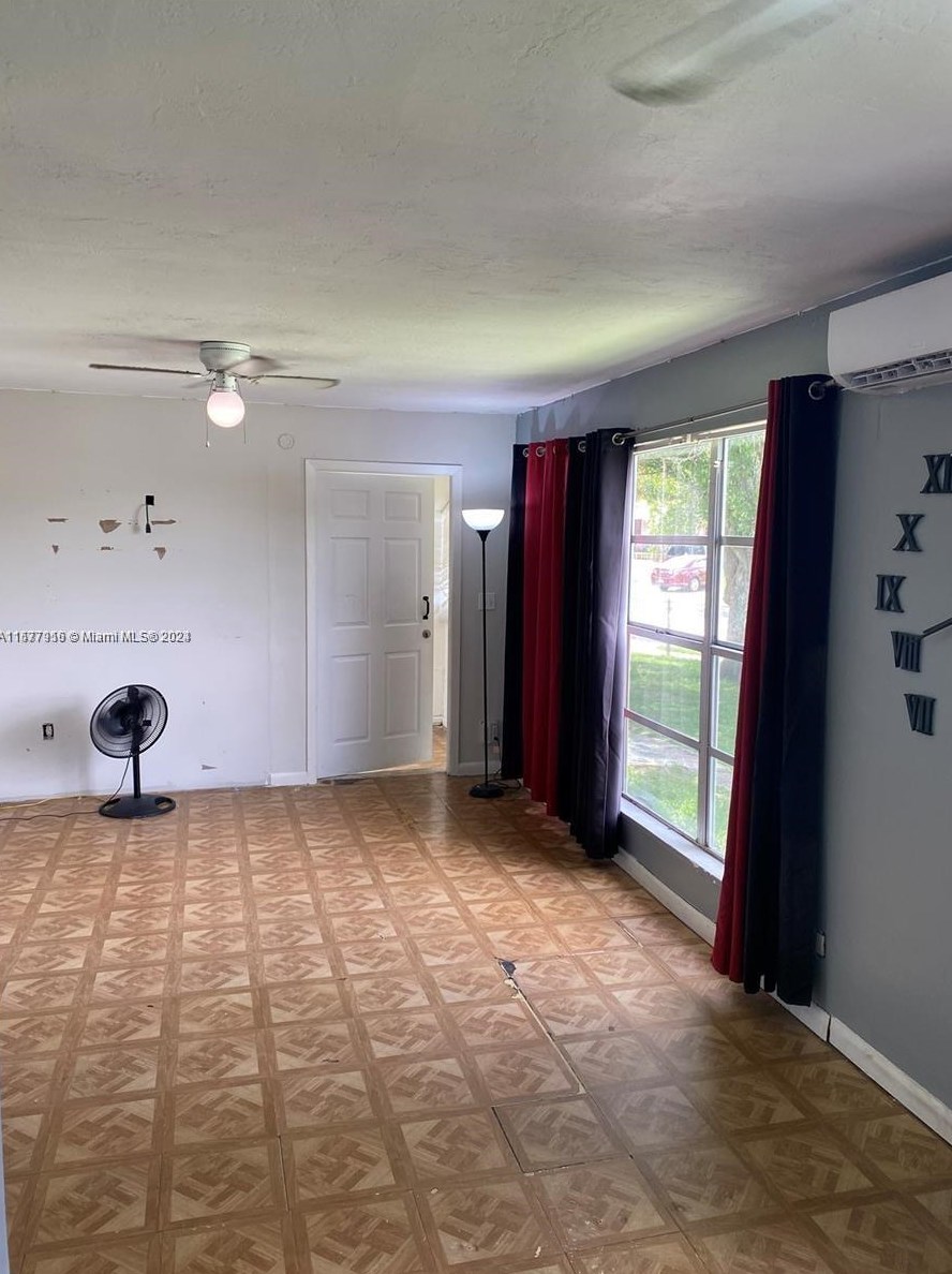 1641 43rd St, West Palm Beach FL  33407-3609 exterior