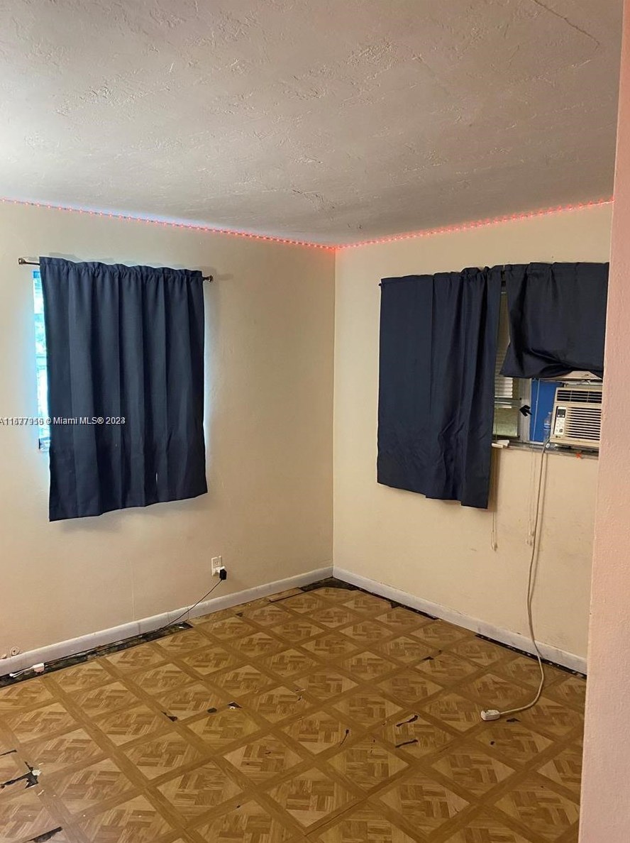 1641 43 St, West Palm Beach FL  33407-3844 exterior