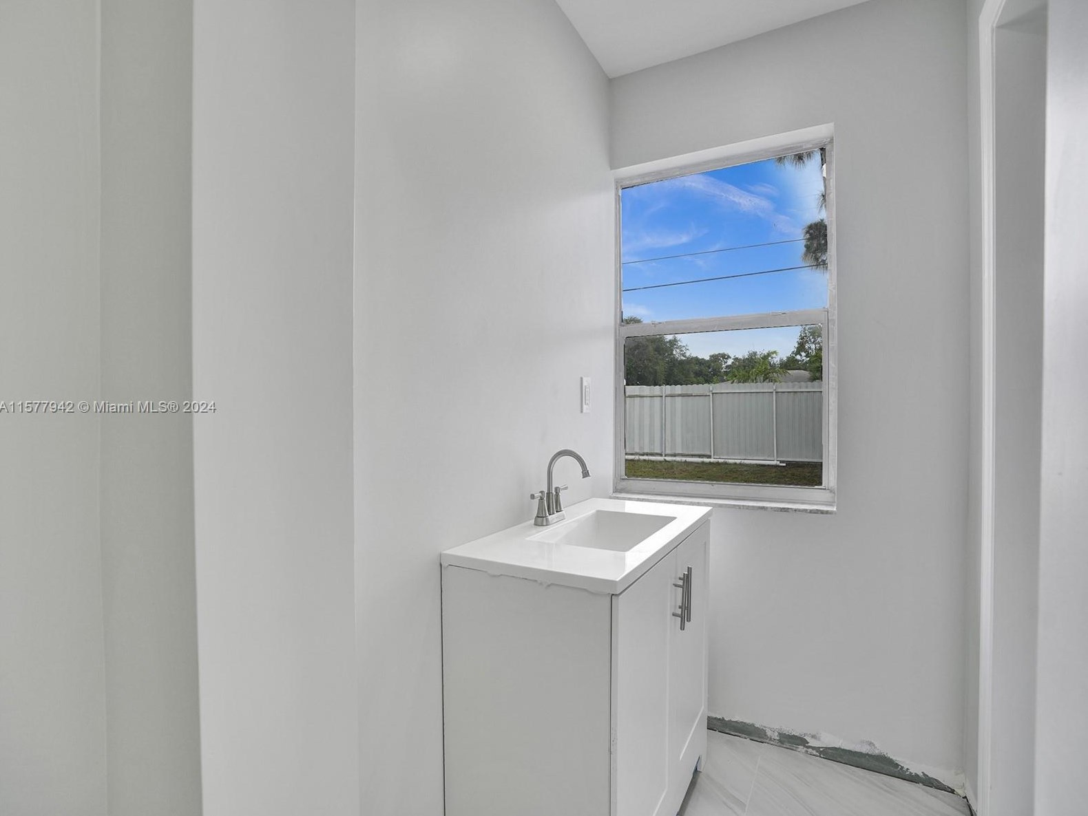 2380 155 St, Miami FL 33054-2750 exterior