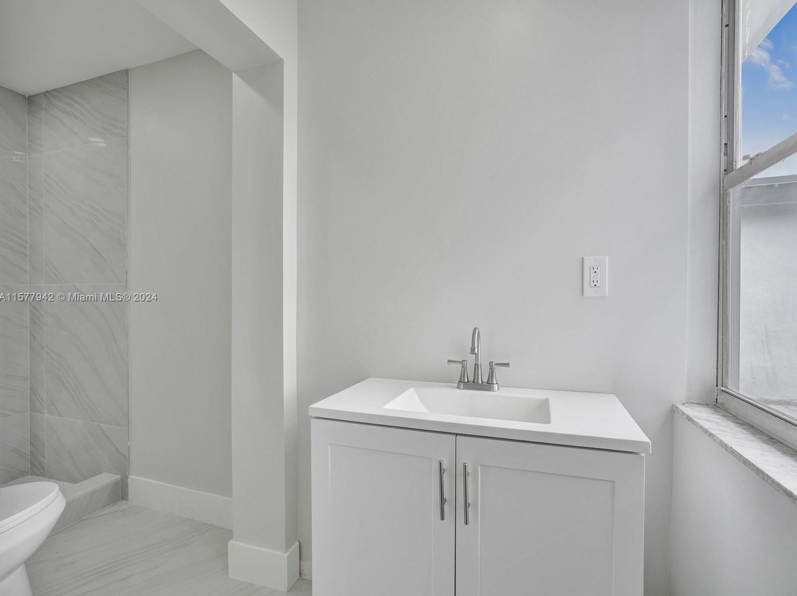 2380 155 St, Miami FL 33054-2750 exterior