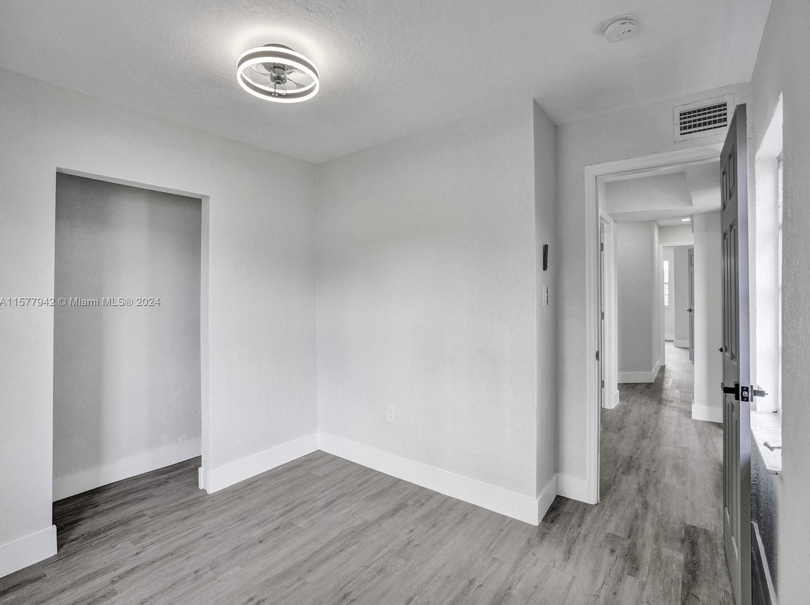 2380 155 St, Miami FL 33054-2750 exterior