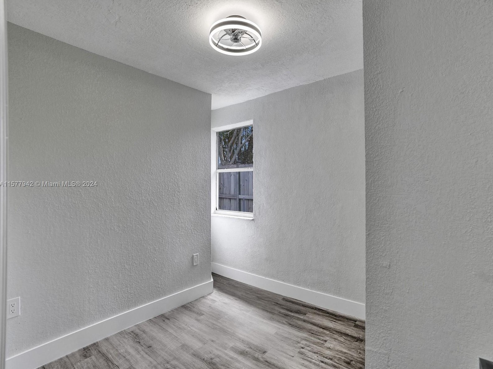 2380 155 St, Miami FL 33054-2750 exterior