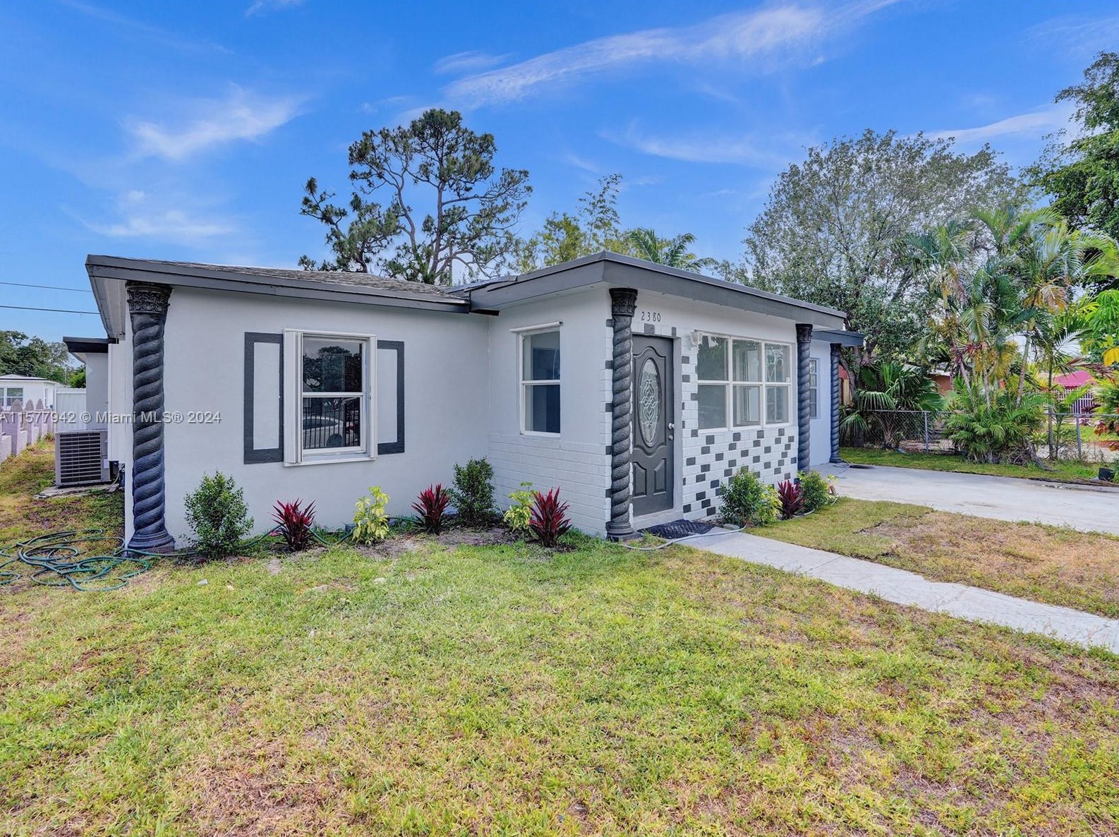 2380 155 St, Miami FL 33054-2750 exterior