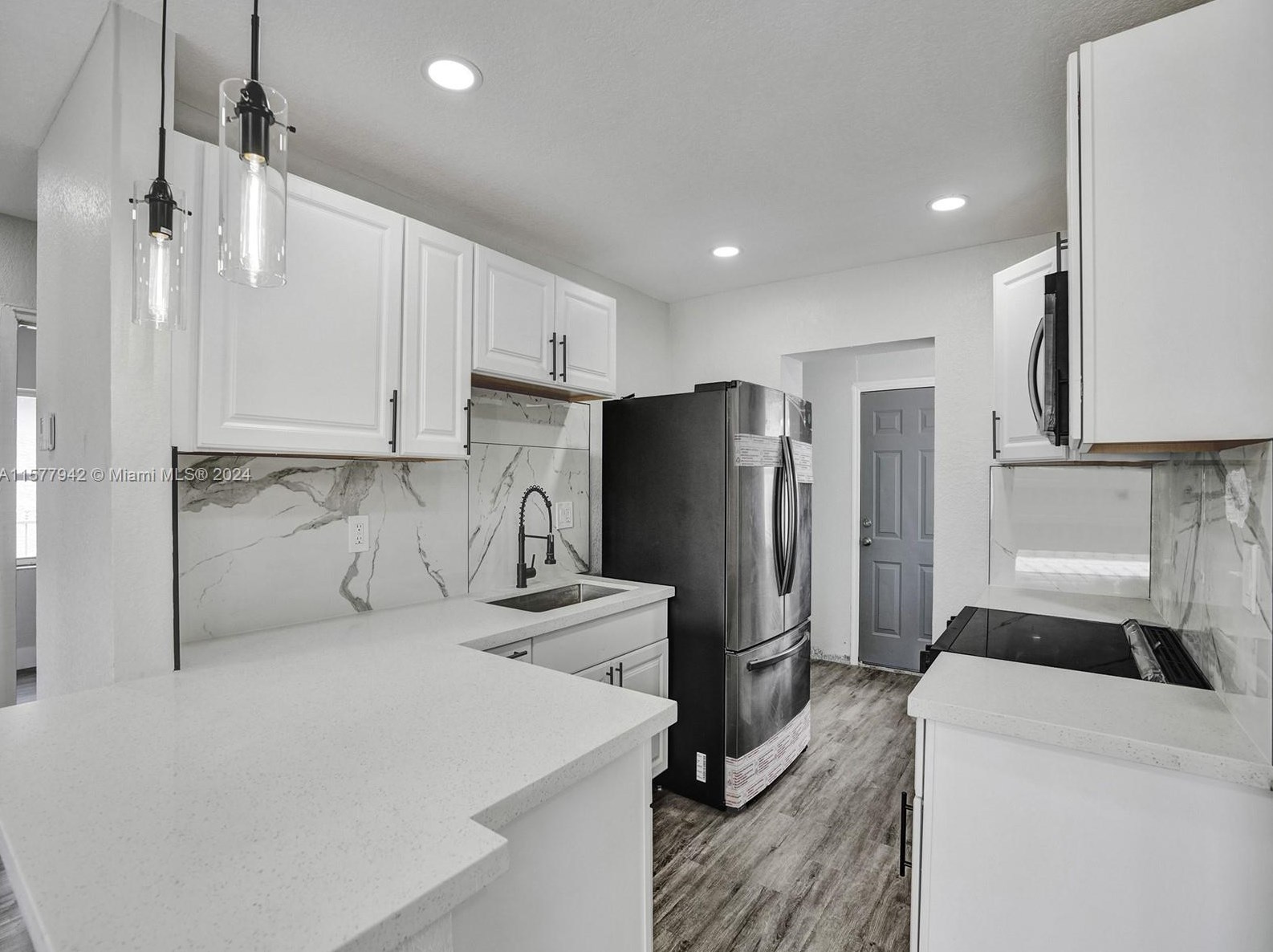 2380 155 St, Miami FL 33054-2750 exterior