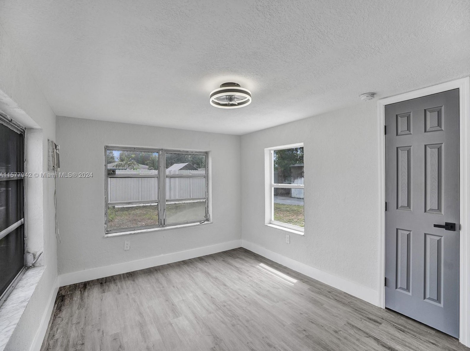 2380 155 St, Miami FL 33054-2750 exterior