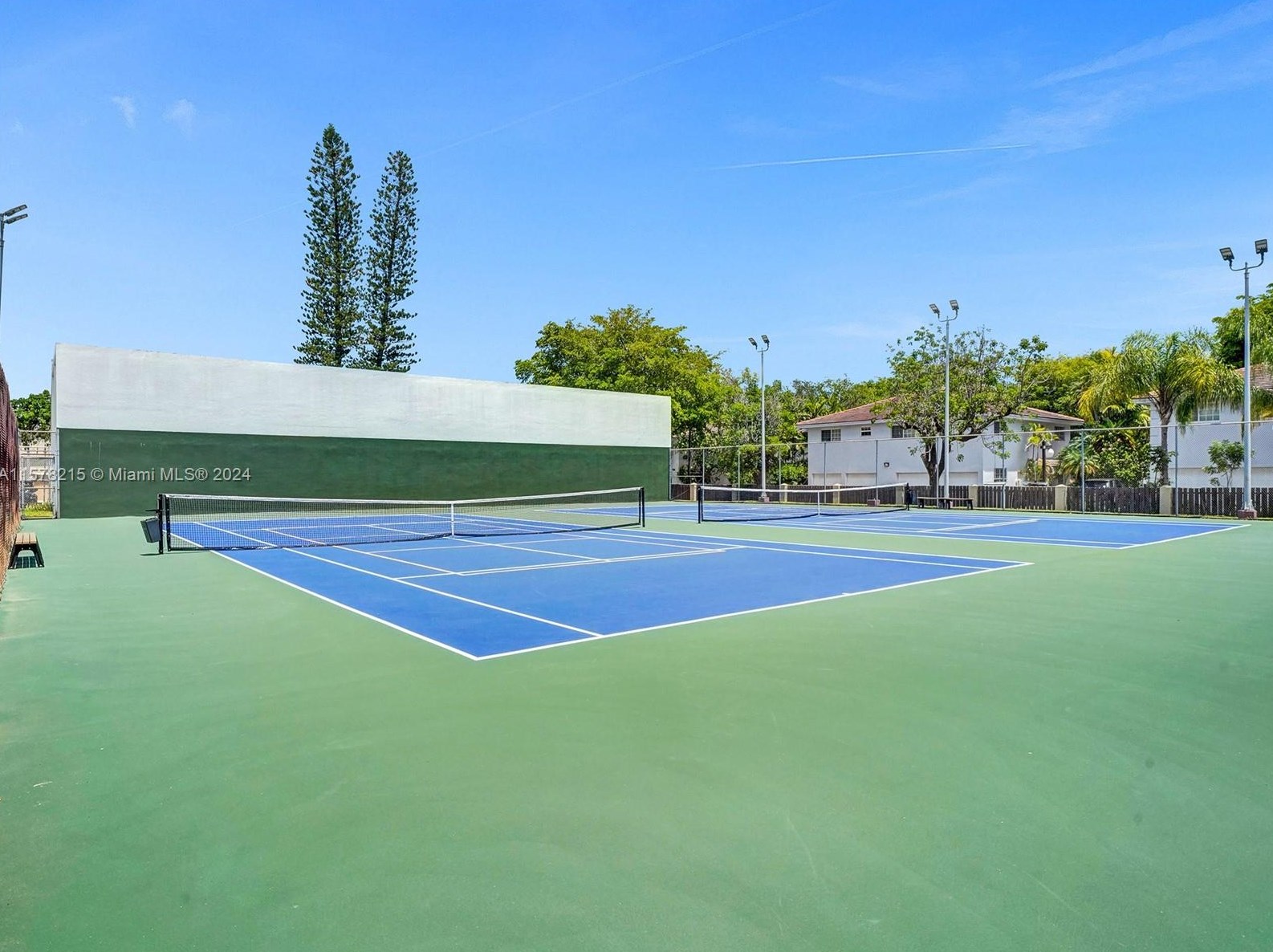 7701 Camino Real, Miami FL 33143-7161 exterior