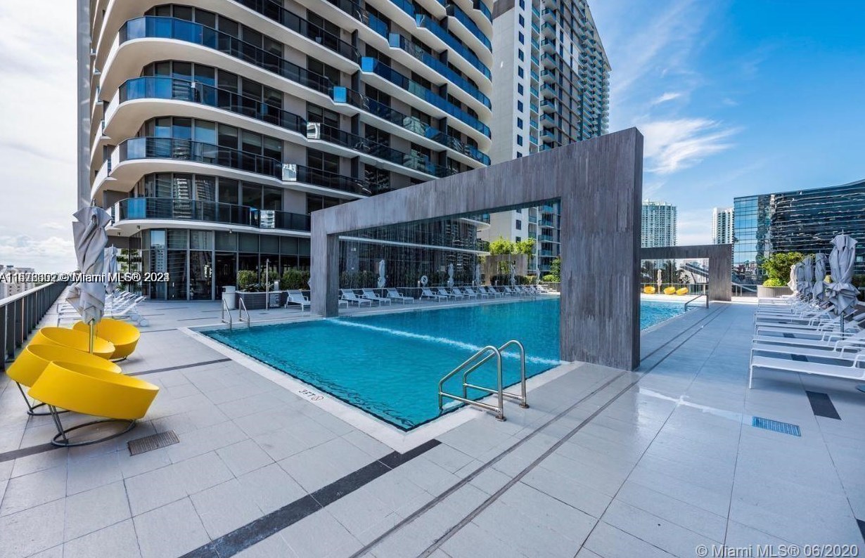 55 9th St, Miami FL  33132-1714 exterior