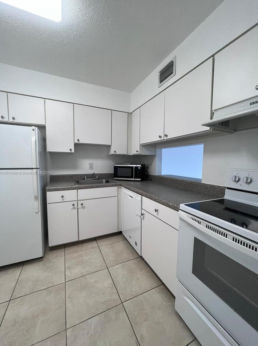 4810 79th Ave, Miami FL 33166-5448 exterior