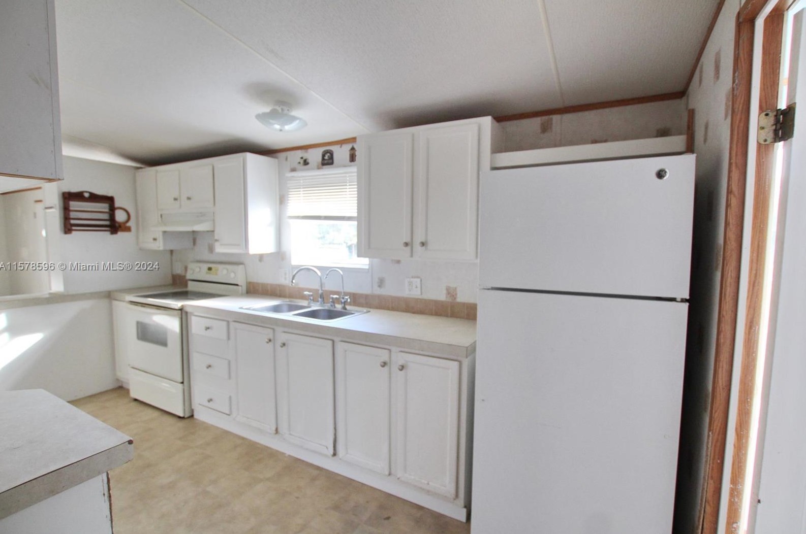 3761 165 Ct, Okeechobee FL 34972-8413 exterior