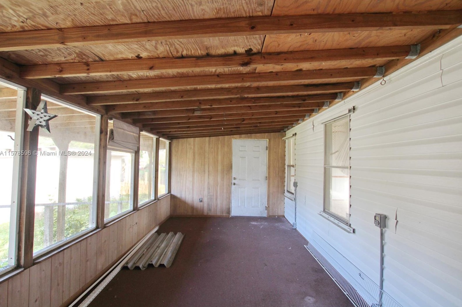 3761 165 Ct, Okeechobee FL 34972-8413 exterior