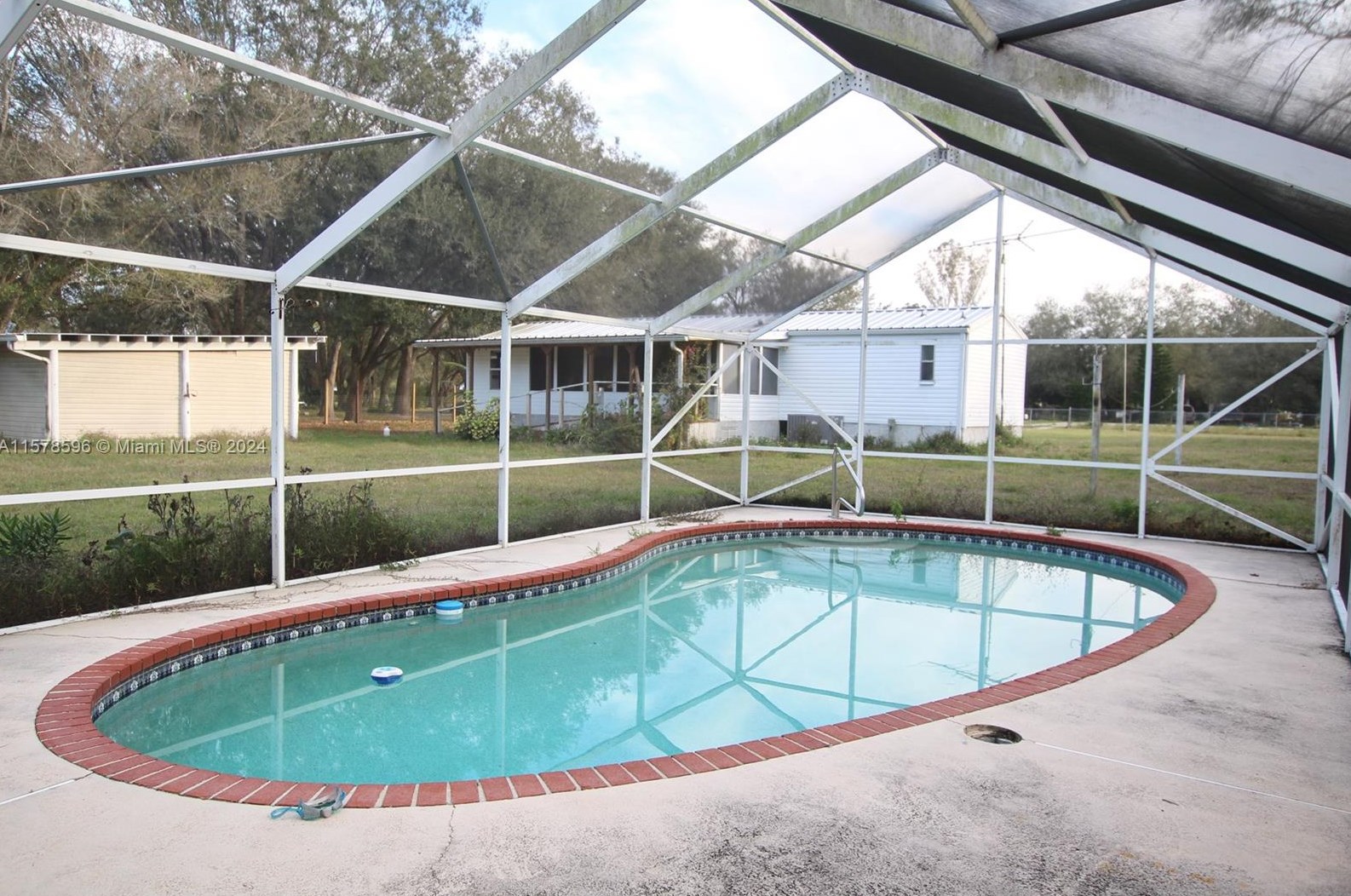 3761 165 Ct, Okeechobee FL 34972-8413 exterior