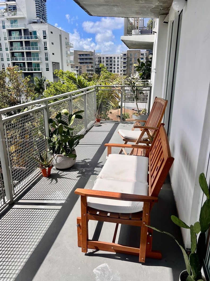 455 25th St, Miami FL 33137-4723 exterior