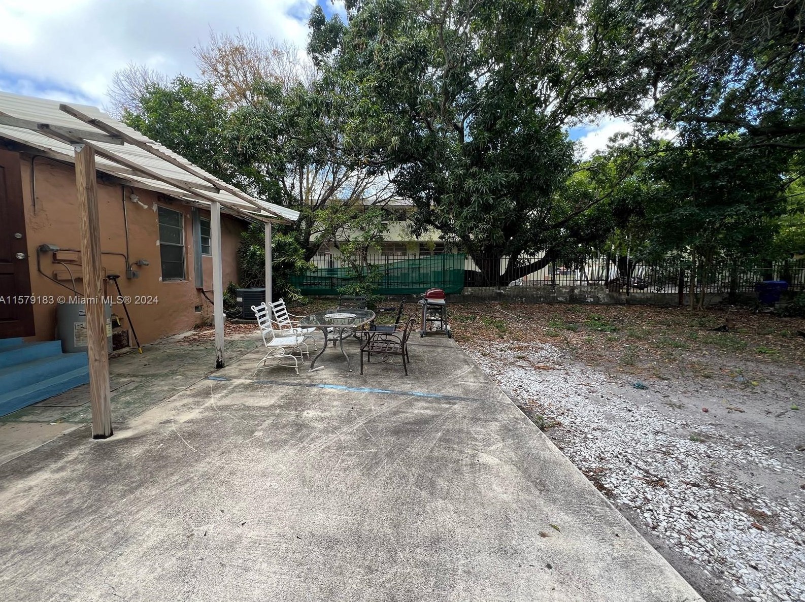 1334 1st St, Miami FL 33135-2302 exterior