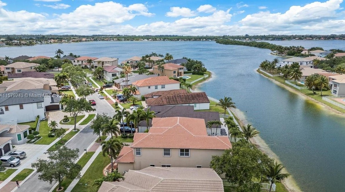 18553 49 St, Hollywood FL  exterior