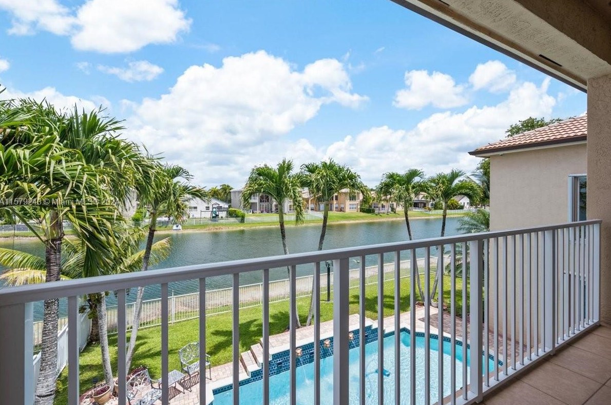 18553 49 St, Hollywood FL  exterior